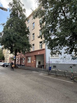 Schöne 4 Zimmer-Wohnung mit EBK in Frankfurt Gallus!