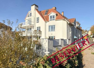 RESERVIERT: 4-Zi.-Wohnung mit PKW-Stellplatz, Balkon u. Blick auf Elbe/Süllberg