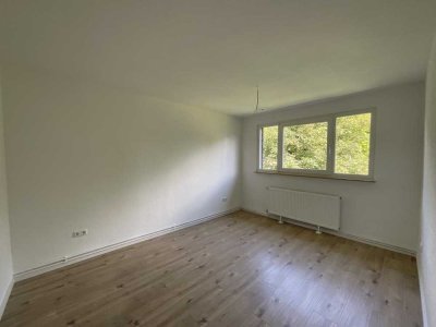 Gemütliche 2-Zimmer-Wohnung im Dachgeschoss mit Wanne in Wilhelmshaven City