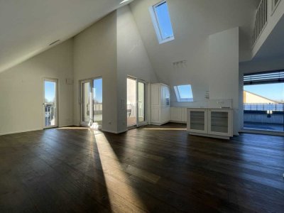 Neuwertige und exklusive Galeriewohnung mit Penthouse-Charakter  in Augsburg-Göggingen