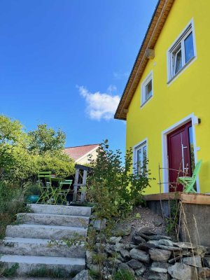 Platz zum Leben, Spielen und Gärtnern: Sonniges Einfamilienhaus mit 6 Zimmern und Feldbergblick