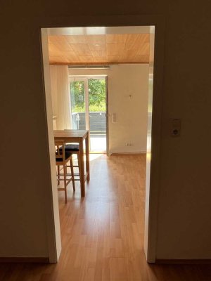 Teilmöblierte, ruhige 2-Zimmer-Wohnung mit Balkon und EBK in Braunschweig Lehndorf