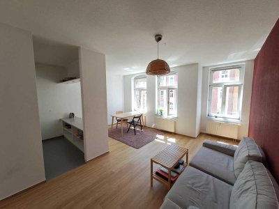 Helle 2-Zimmer-Wohnung mit Balkon in guter Wohnlage