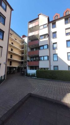 3-Zimmer Wohnung mit Balkon, Tiefgarage und Keller