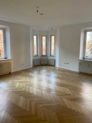 Bismarckviertel- stilvolle, großzügige Wohnung mit Balkon