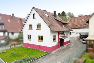 Einladendes 2-Familienhaus mit Ökonomiegebäude in Neulingen Nussbaum