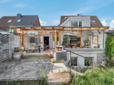 Kaarst-Zentrum: Zweifamilienhaus + Einliegerwohnung mit ca. 316 m² Gesamtfläche - sofort Bezugsfrei