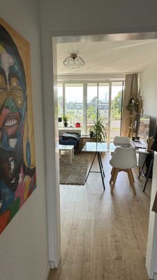 Schöne Wohnung in Lörick sucht Nachmieter- Für EINZELPERSON!