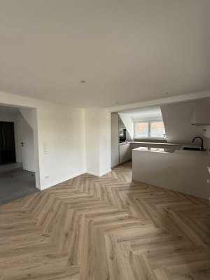 Charmante 3,5-Zimmer Dachgeschosswohnung inkl. Hobbyraum in Stuttgart-Mühlhausen