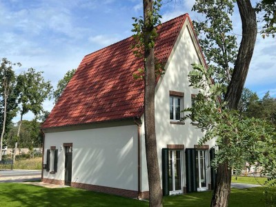 Besichtigung Samstag, 01.11./11:30 Uhr ! Großes Einfamilienhaus mit EBK, Garten, Stellplatz....