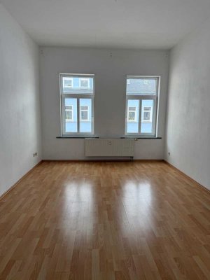 Nähe Uni, beliebtes Reudnitz, helle Wohnküche, großes Tageslichtbad