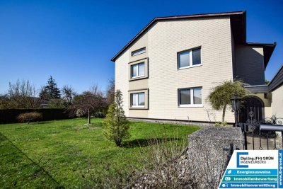 Gepflegtes Wohnhaus - 2 getrennte Wohneinheiten, Doppelgarage und Vollkeller - TOP Lage