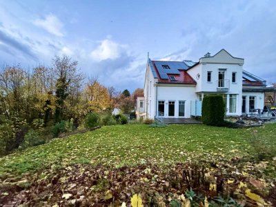 Traumhafte Lage am Ortsrand/Waldrand in Zusmarshausen! Moderne, helle Doppelhaushälfte mit Waldblick