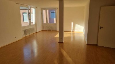 Ansprechende 3-Zimmer-Wohnung mit Terrasse, kleinem Garten und Einbauküche in Oberndorf am Neckar