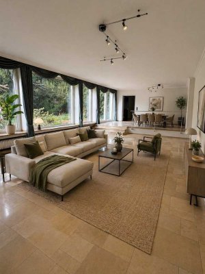 Großzügige Villa mit Gestaltungspotenzial im Alten Hahnwald