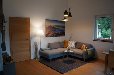 Moderne Dachgeschosswohnung – komplett möbliert