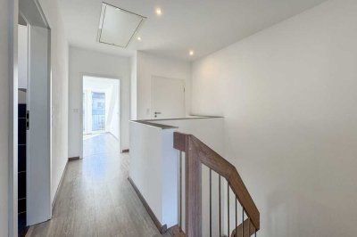 Wohnen wie im Eigenheim! - Neuwertige Maisonettewohnung über den Dächern der Stadt!