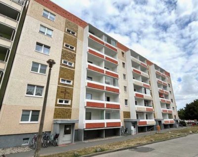 Renovierte 3- Zimmer Wohnung mit Balkon und EBK ab 15.12.2025