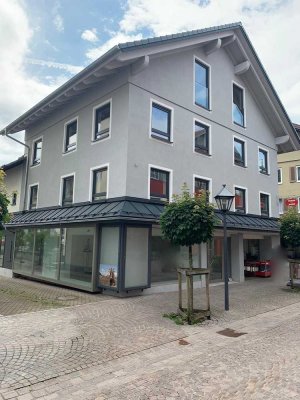 Attraktive, lichtdurchflutete 2-Zimmer Single-Wohnung im Herzen von Oberstaufen