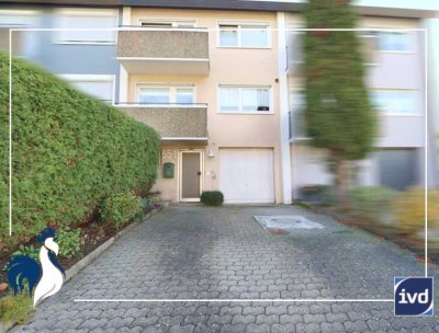 Gartenglück gefunden! Reihenhaus mit Terrasse, 2 Balkonen, Garten, Garage und Einbauküche