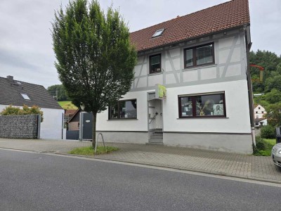 Charmantes Wohlfühl-Haus hochwertig renoviert mit Stellplatz - Auch als Kapitalanlage !