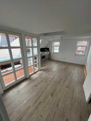 Charmante 3-Zimmer-Maisonette im kernsanierten Altbau + neue Markeneinbauküche