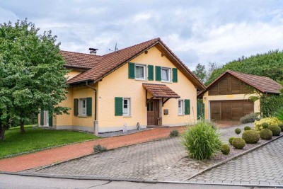 Mediterranes Einfamilienhaus in Klettgau-Erzingen mit Terrasse, Garten und viel Charme