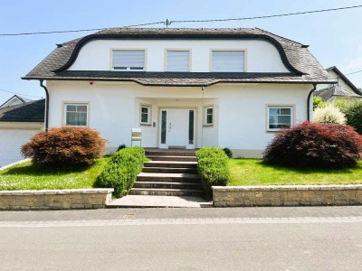 Großzügiges Einfamilienhaus mit Garten, Doppelgarage und Keller in Leiwen (Mosel)