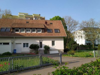 Gemütliche 2-Zi-DG-Wohnung mit EBK für 1-2 Personen in Bühl - nahe Zentrum und Bahnhof