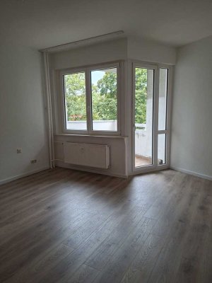 1 Zimmer Apt mit Balkon und EBK am S Bahnhof Halensee