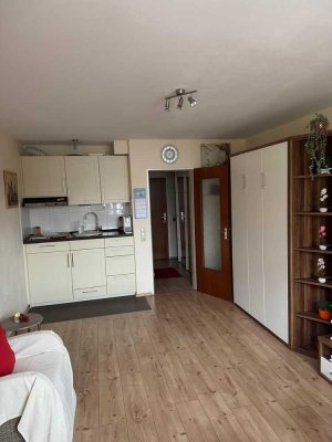 Möbliertes 1-Zimmer-Studio mit Garage & privatem Keller im Bremer Steintor