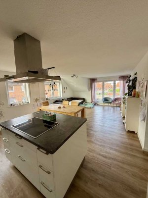 Attraktive 4-Zimmer-Wohnung mit großzügigem Balkon und EBK in Wendeburg