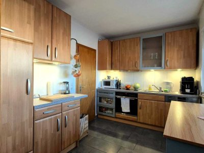 Schöne Erdgeschosswohnung mit Balkon für einen Single oder ein Pärchen...