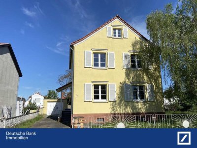 Traumhaftes Einfamilienhaus mit großem Grundstück und Garage