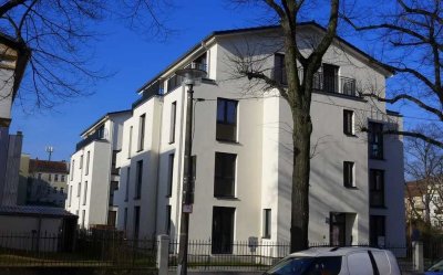 Terrassenwohnung im Grünen mit Parkett, Fußbodenheizung und Badewanne