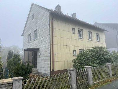 Renovierungsbedürftiges Haus für Liebhaber