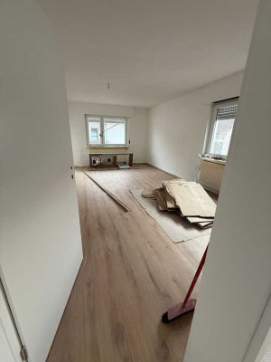 Frisch renovierte 4-Zimmer-Wohnung mit großem Balkon und Einbauküche in Top-Lage von Filderstadt