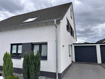 Neuwertige DHH in gefragter Lage in Herten.