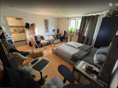 Attraktive Kapitalanlage mit 2 Stellplätzen - solide vermietet und provisionsfrei für den Käufer