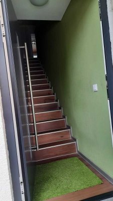 Moderne 3,5-Zimmer-Dachgeschosswohnung mit Balkon & separatem Eingang