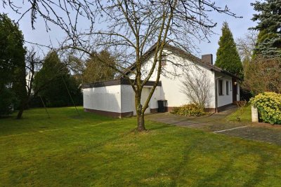 Köln-Lind: Bungalow mit möglicher zusätzlicher Bebauung auf 1.025 m² Grundst