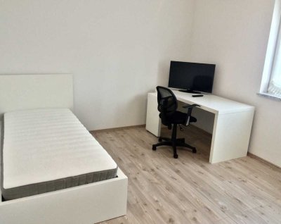 Vollmöbliertes WG-Zimmer in Garching! Bitte nur Anfragen per E-Mail!