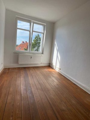3-Zimmer-Altbauwohnung mit Balkon - Erstbezug nach Renovierung