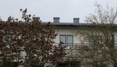 Helles 1-Zimmer Penthouse Apartment, Küche, Tiefgarage, Aufzug, Keller