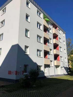 Altersgerechte 2-Raum-Wohnung mit Balkon, Aufzug und Einbauküche