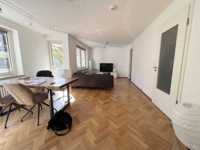 Lichtdurchflutete 2-Zimmer-Wohnung mit Südbalkon in Toplage nahe Arcaden und Altstadt