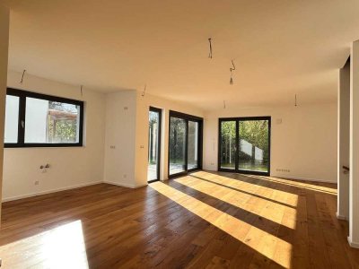 4 Rooms Family Maisonette for Sale in Berlin-Pankow  Private Garden, 3 Bedrooms 3 Bathrooms