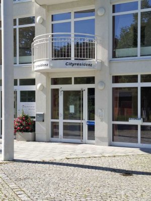 Barrierefreie, gepflegte 2-Raum-Wohnung mit gehobener Innenausstattung mit Balkon und EBK in Pocking