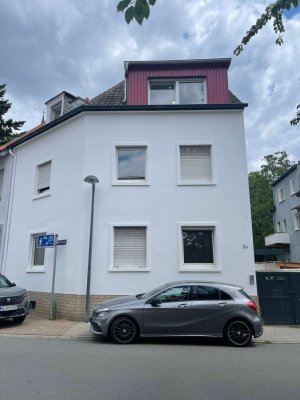 Frisch saniert! - Großzügige 4-Zimmer- Maisonettenwohnung