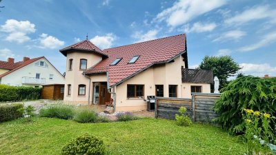 Modernisiertes Einfamilienhaus mit Wintergarten, großzügigem Garten und viel Platz – Bezugsfrei ab 0